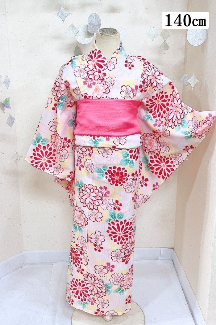 140cmの白地にピンクの花柄の女の子浴衣